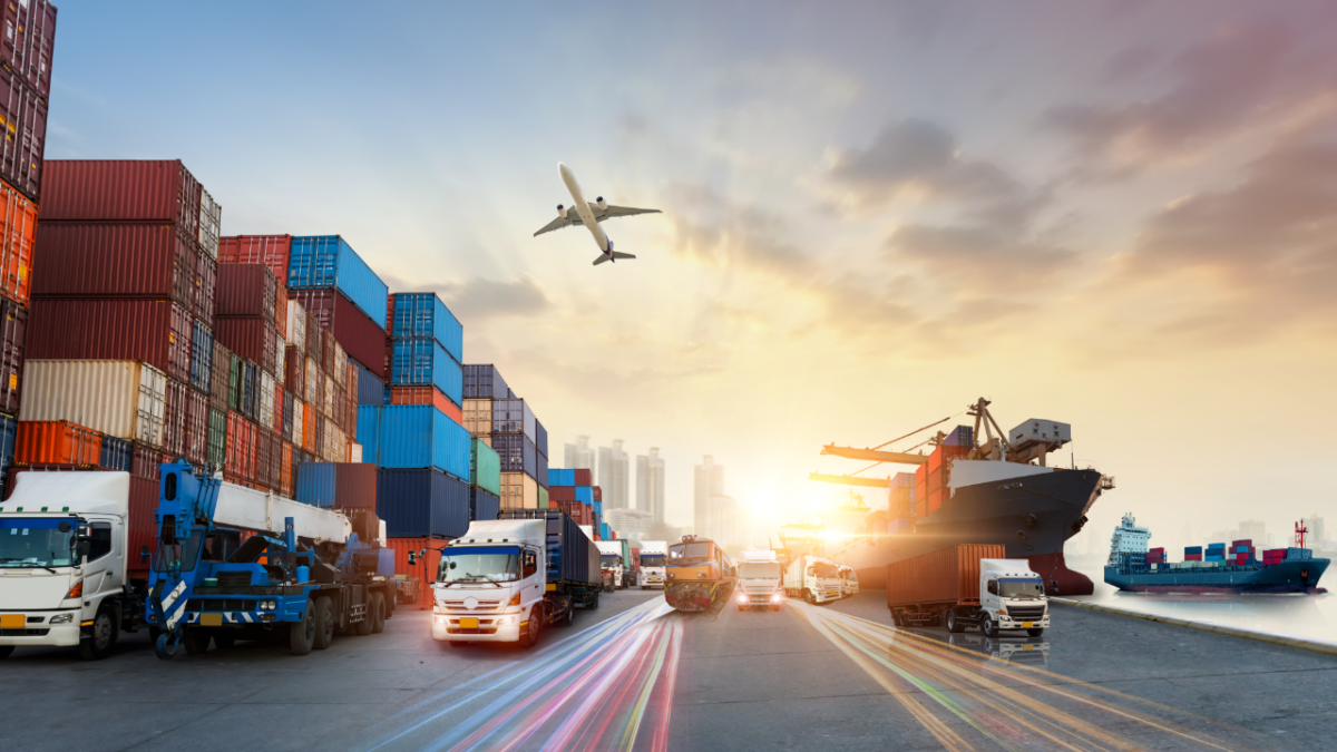 Sea and land freight coordination at port terminal